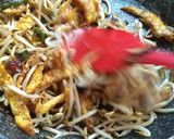 Foto langkah ke 6 dari resep Tumis Taoge Telur Kecap.