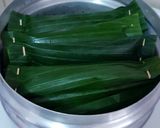 A picture of step 2 of Otak-Otak Ayam Udang (Griled Chicken Shirmp in Banana Leaves).