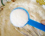 A picture of step 1 of Deep fried cookies.
