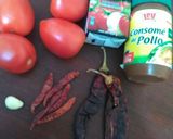 A picture of step 2 of Chilaquiles Rojos.