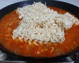 A picture of step 5 of Maggi Saksukha.