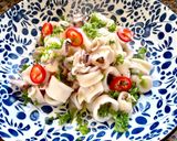 Foto del passaggio 7 della ricetta Insalatina di Calamari al Vino Bianco e Limone