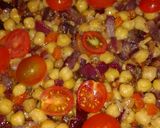 Foto del paso 1 de la receta: 💜Taquitos proteicos💜 Garbanzos, cherrys y cebollita morada 💜