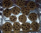 A picture of step 5 of Raisins cookies.