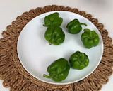 भरलेली ढोबळी मिरची/ भरलेली शिमला मिरची/ stuffed Shimla mirchi/ stuffed capsicum - मराठी रेसिपी रेसिपी स्टेप 1 फोटो