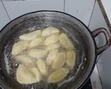 Foto langkah ke 3 dari resep Pastel pisang coklat.