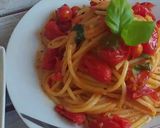 Une image de l'étape 7 de Spaghettis Tomates cerises et basilic.