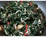 Foto langkah ke 5 dari resep Tumis Daun Singkong Teri Terasi.