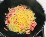 A picture of step 4 of Pasta alla Carbonara Romana❤️.