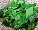 Hình bước làm 2 của món Canh rau ngót nấm rơm chay