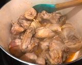 A picture of step 1 of Makkhan murg.