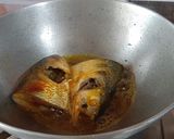 A picture of step 1 of Ilish er Tel Muro.