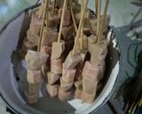 Foto langkah ke 2 dari resep Sate sosis bakso simpel.