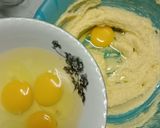 Gambar langkah 3 resipi Kek Butter Pelangi.