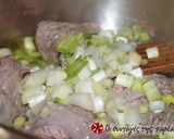 A picture of step 2 of Beef fricassee.