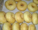 Foto langkah ke 2 dari resep Donat sp.
