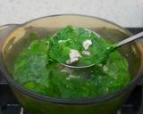 Hình bước làm 2 của món Canh Rau Chùm Ngây Nấu Tôm