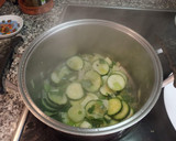 Foto del paso 3 de la receta: Crema de lechuga con calabacín y puerro
