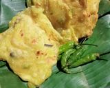 Foto langkah ke 4 dari resep Mendoan bumbu kunyit.