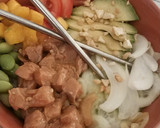 Foto del paso 9 de la receta: Poke de salmón 🥒🥭🥑🍚