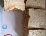 A picture of step 4 of Egg and sardine toasted bread.