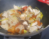 Foto del paso 2 de la receta: Pollo al wok rápido y fácil