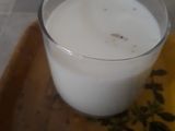 ઠંડું ઇલાયચી દૂધ (Chilled Elaichi Milk Recipe In Gujarati)