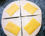 Sajttal töltött kiflik 🥐🥐🥐🥐 kovásszal készült pizzatésztából recept fázis 2 fotója