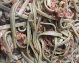 Foto del paso 5 de la receta: Fettuccini de espinaca con salteado de atún