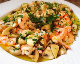 Foto del paso 6 de la receta: Salteado de champiñones con ajetes y langostinos