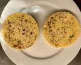 Foto del paso 7 de la receta: Hamburguesa de pavo 🦃 y espinacas 🥬 en pan de almendras 🥯
