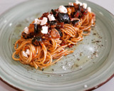 Foto del paso 5 de la receta: Espaguetis al pesto rojo con berenjenas y queso de cabra
