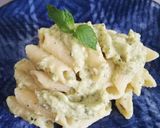 Foto del passaggio 3 della ricetta Pennette senza glutine con pesto di zucchine