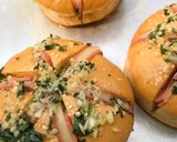 Foto langkah ke 5 dari resep Korean Garlic Mozarella Bread ❣️(Dengan Bun Burger Siap Saji).