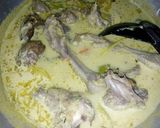 Foto langkah ke 7 dari resep Ayam Kampung Kuah Santan Pedas.