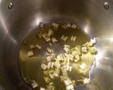 Foto del passaggio 1 della ricetta Cannelloni alla bolognese e Cannelloni con gamberetti e zucchine