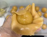 Hình bước làm 6 của món Bánh Trung Thu Không Dùng Nước Đường (Thay Bằng Mật Ong)