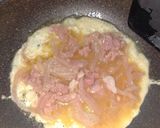 รูปขั้นตอนการทำที่ 3 ของ ไข่เจียวแหนมหมู