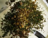 A picture of step 1 of Garlic and herbs cream cheese.