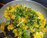 A picture of step 5 of Potato spring onion papad roll.