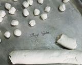 A picture of step 2 of Chocolate-Filled Glutinous Rice Balls.