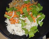 Foto langkah ke 5 dari resep Bihun Goreng.
