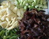 Foto langkah ke 1 dari resep Cah rainbow veggie 🌽🍃🌺.