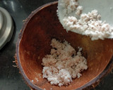 கோதுமை சிரட்டை புட்டு (தேங்காய் ஓடு புட்டு) (Kothumai sirattai puttu recipe in tamil) ரெசிபி ஸ்டேப் 2 புகைப்படம்