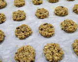 Foto del paso 7 de la receta: 🥥🍫Galletitas de avena, chocolate amargo, agua de coco y coco rallado -sin harina🍫🥥 súper fáciles