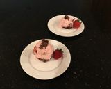A picture of step 18 of Strawberry Cream Brownie Sqares.
