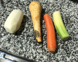 Foto del paso 1 de la receta: Caldo de pollo thermomix
