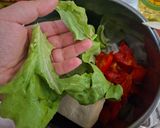 Pas rețetă Salata de Roșii cu Brânză🍅🥒🧅🍞🧂 3 fotografie