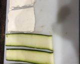 Foto del paso 3 de la receta Judías verdes hervidas con patatas y rollitos de solomillo con lámina de calabacín y queso