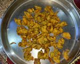 A picture of step 4 of Onion Ajwain Pakoda.